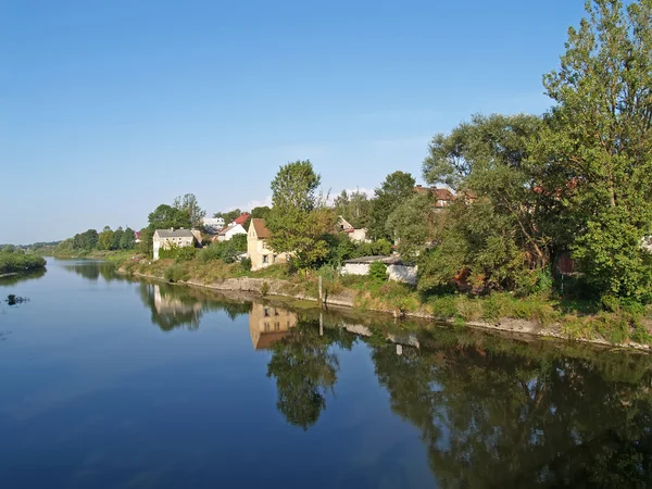 Deym w rzece w kaliningrad region, Federacja Rosyjska — Zdjęcie stockowe