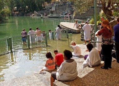İsrail yerleştirmek için abdest kutsal sularda Ürdün Nehri - yordanit