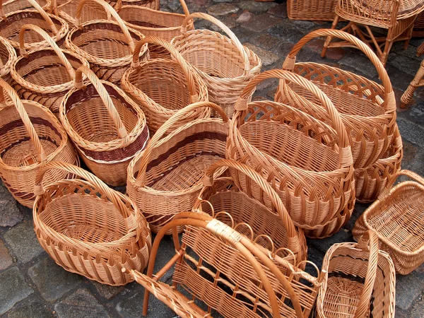 Litvanya gerdanlı sepet satışı — Stok fotoğraf