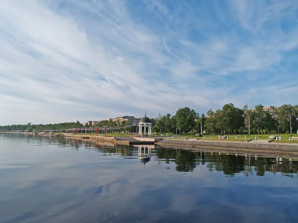 Petrozavodsk. nabrzeże jeziora onega — Zdjęcie stockowe