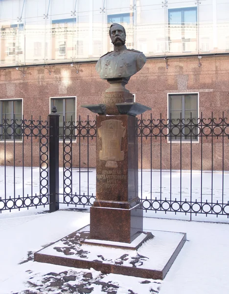 Санкт-Петербург. Пам'ятник імператора Олександра ii (1818 — 1881) — стокове фото