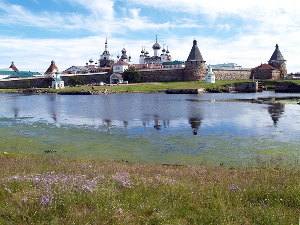 Vista del monasterio de Spaso-Preobrazhensky Solovki, Rusia — Foto de Stock