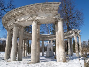 Pavlovsk. Apollo'nun colonnade kış