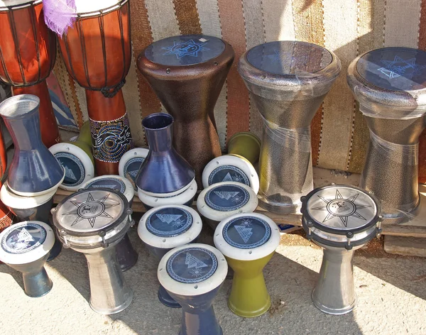 The Arab goblet drums on sale in Israel — Stock Photo, Image