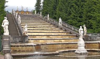 Peterhof. marley Park altın Dağı çağlayan