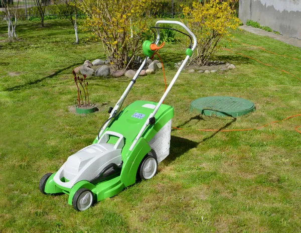 Lawn-mower complete with the container for a grass — Stock Photo, Image