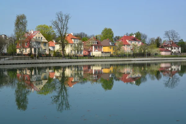 Kaliningrad. nábřeží jezera obilí (rybník float) — Stock fotografie