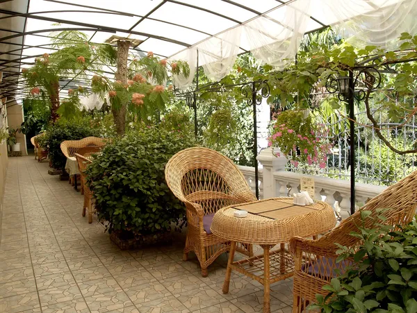 Crimea. Summer restaurant in Yalta — Stock Photo, Image