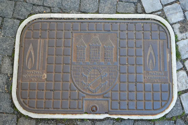 Deckel der Luke der Gaskommunikation in Prag, die tschechische Re — Stockfoto