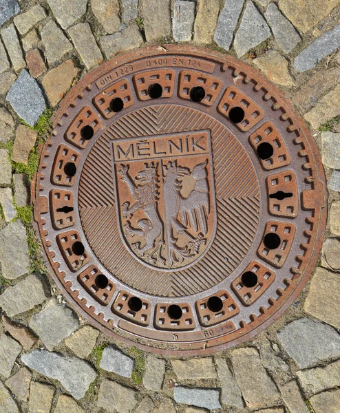 Cobertura da escotilha na cidade Melnik, República Checa — Fotografia de Stock