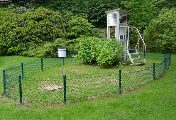 Meteorological station in park — Stock Photo, Image