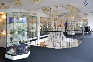 karlovy Vary'da Çek Kristal mağazası