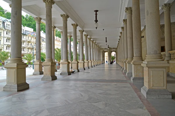 Mill colonnade in karlovy vary. Tsjechische Republiek — Stockfoto