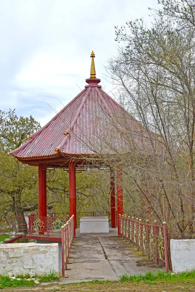 Rotunda Parku Druzhba Wiosenny Dzień Elista Kalmykia — Zdjęcie stockowe