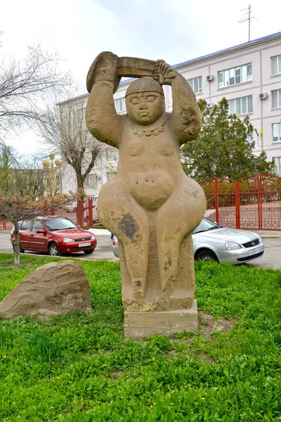 Elista Rusia Abril 2017 Escultura Urbana Steppe Nika Kalmykia —  Fotos de Stock