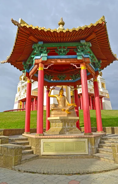 ELISTA, RUSSIA - 19 Nisan 2017: Budist kompleksi 