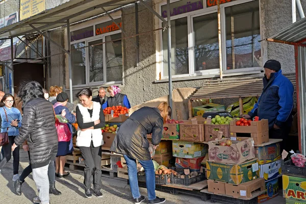 Elista Rússia Abril 2017 Comércio Hortaliças Frutas Mercado Central Calmúquia — Fotografia de Stock