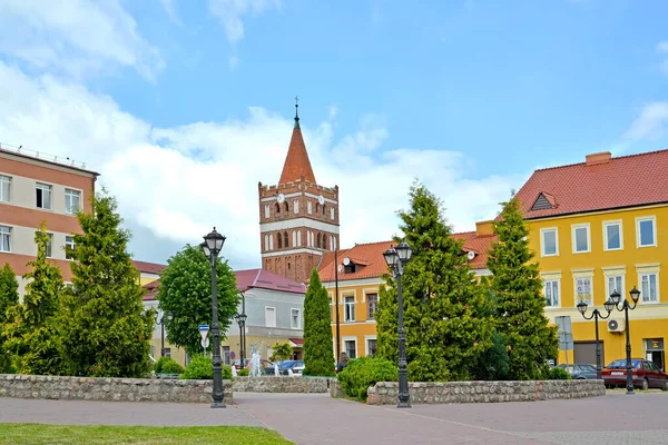 Pravdinsk Ryssland Juni 2015 Fragment Torget Årsdagen Segern Med Kyrktornet — Stockfoto