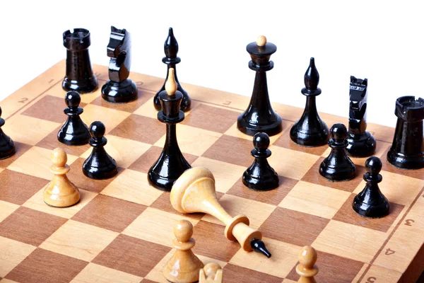 Tabuleiro de xadrez isolado sobre fundo branco — Fotografia de Stock