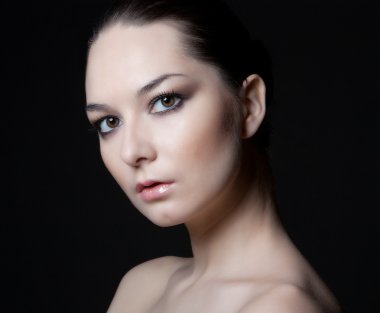 beautyl kadın makyajlı yüzü