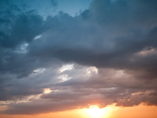 Θολό ηλιοβασίλεμα — Φωτογραφία Αρχείου
