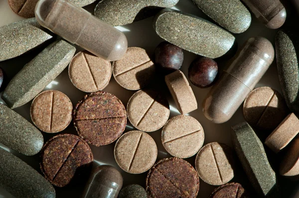 Natural herbs pills — Stock Photo, Image