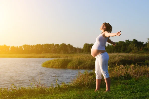 Happy pregnancy — Stock Photo, Image