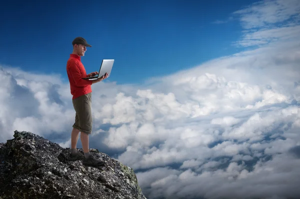 Mann arbeitet im Freien — Stockfoto