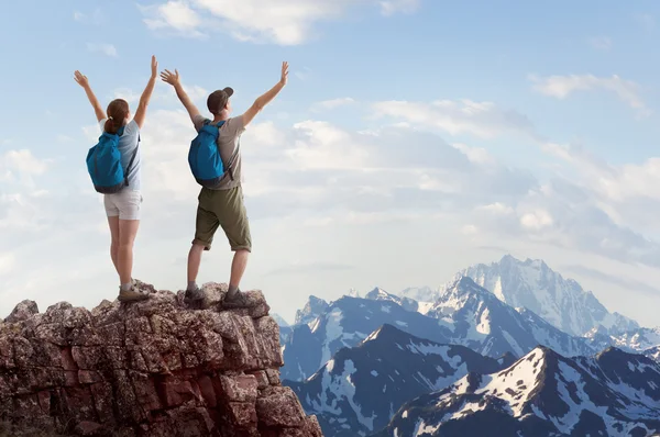 Couple hiking — Stock Photo, Image