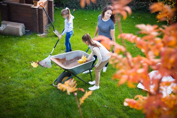 Giardinaggio familiare — Foto Stock