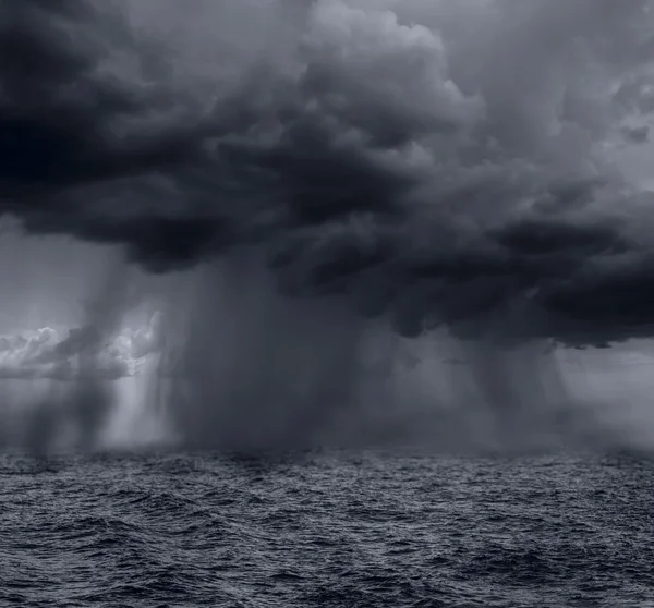 Oceano tempestuoso — Fotografia de Stock