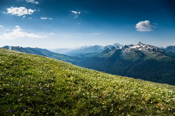 Escenógrafo montañas — Foto de Stock