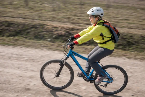 Fietser in beweging — Stockfoto