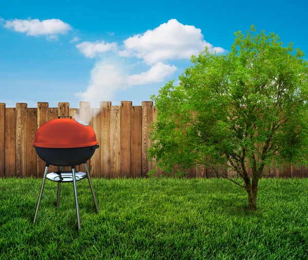 Barbecue grill on backyard — Stock Photo, Image