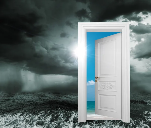 Door from bad conditions — Stock Photo, Image