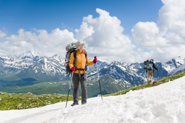 dağlarda yürüyüş