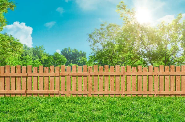 Wooden Garden Fence Backyard Lawn Grass Park — Stock Photo, Image