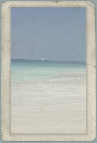 Wunderschöner tropischer Strand auf der Karibik-Insel mit weißem Sand und türkisfarbenem Wasser, Kuba — Stockfoto