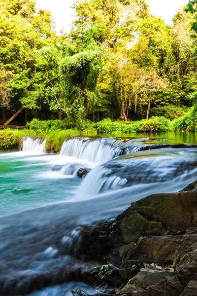 Tayland tropik şelale — Stok fotoğraf