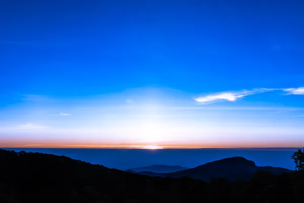 Nascer do sol da montanha — Fotografia de Stock