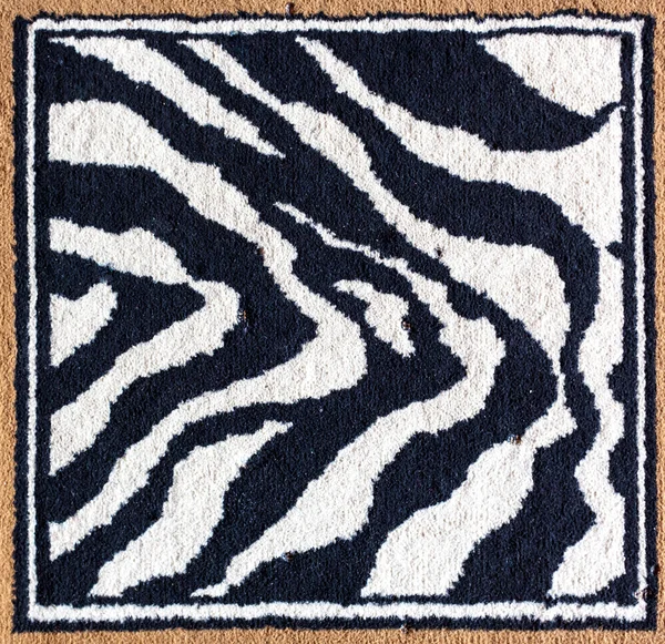 Schwarz-weißer Tiger-Teppich — Stockfoto