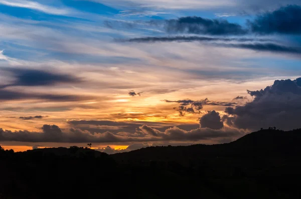 Zonsondergang op de berg — Stockfoto