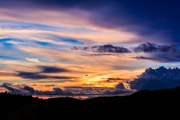 Pôr do sol na montanha — Fotografia de Stock