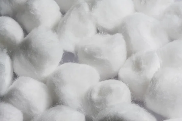 Montón de bolas de algodón blanco Fotos De Stock Sin Royalties Gratis