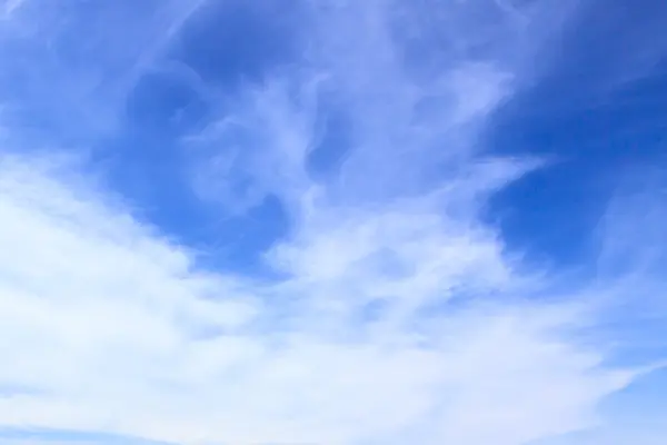 Σαφές μπλε φόντο του ουρανού — Φωτογραφία Αρχείου