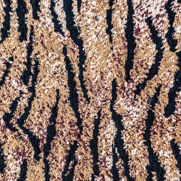 Tapis tigre noir et brun — Photo