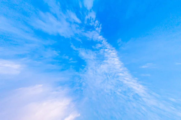 맑고 푸른 하늘 배경 — 스톡 사진