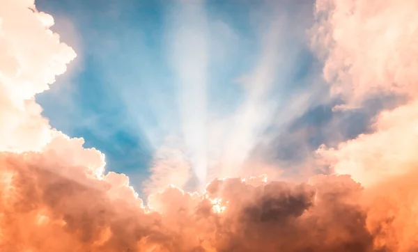 Céu raio de luz — Fotografia de Stock