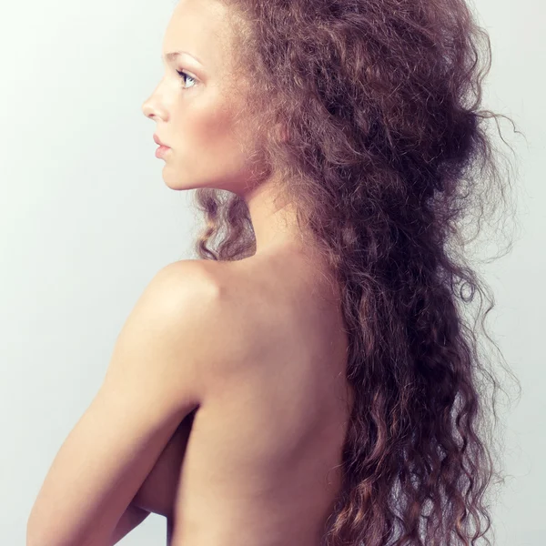 Güzel bir sarışının portresi