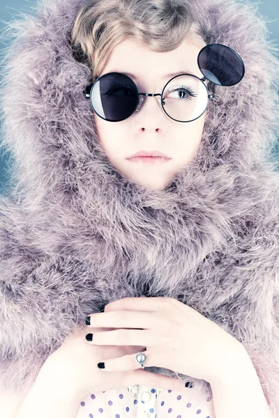 eşarplı kız portresi